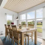 Lovely In With Wifi Holiday home *